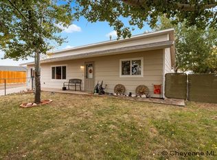 909 Ashford Ct, Cheyenne, WY 82007