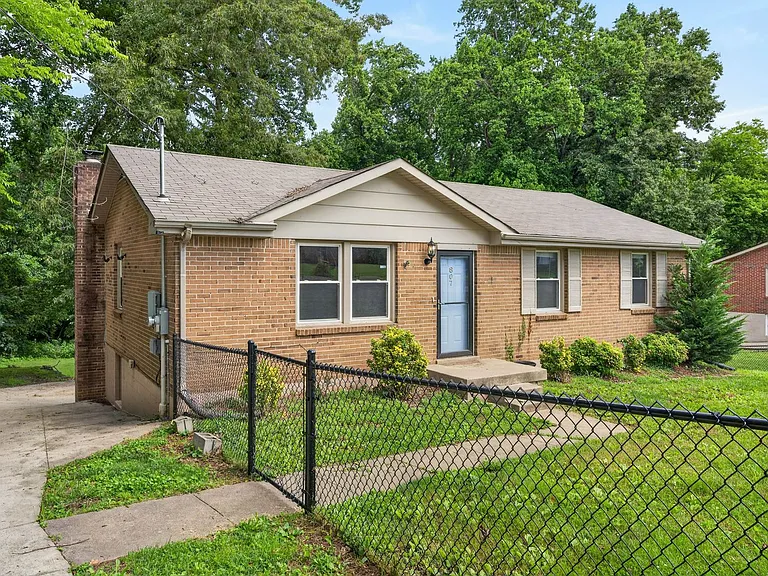 807 Pollard Rd — Photo 3
