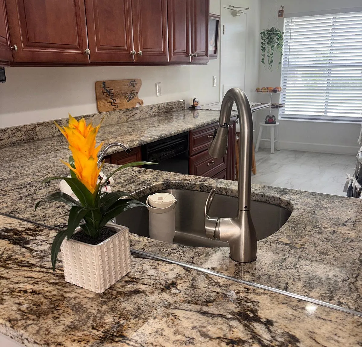 2 bed, 2.0 bath, 1556 sqft, $2,300 — Photo 2