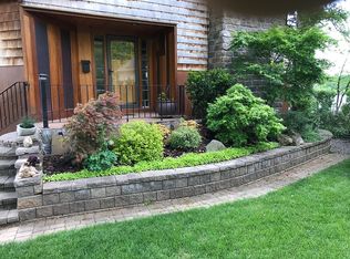 215 N Water St, Lewiston, NY 14092