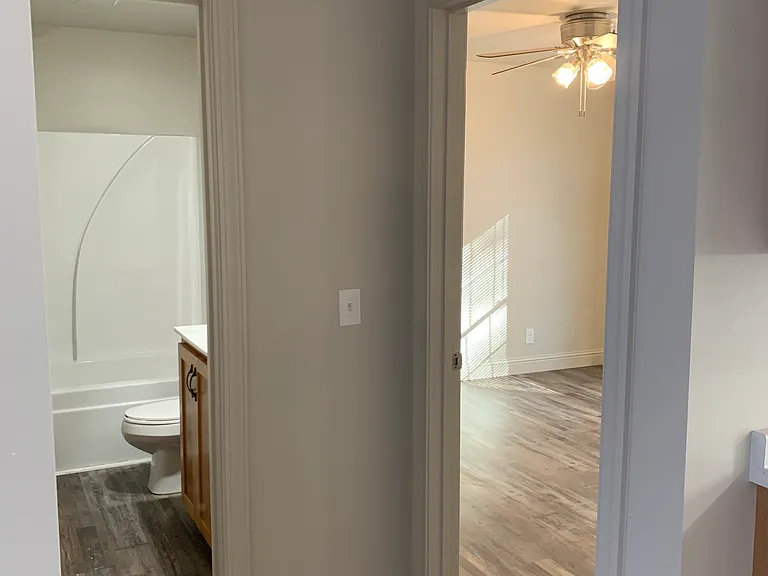 1212 Helton St — Photo 5