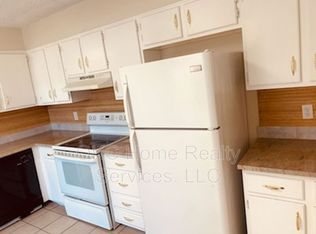 9613 Hefner Village Blvd, Oklahoma City, OK 73162