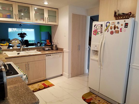 5th image of 10184 NW 41st St