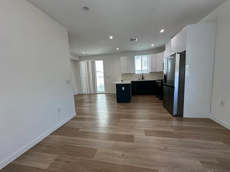 2919 S Burnside Ave #1 — Photo 40