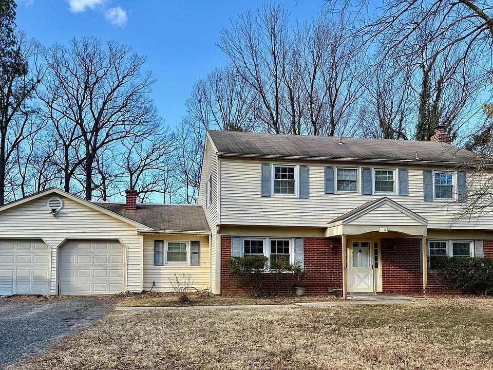 1st image of 8904 Royal Ridge Ln