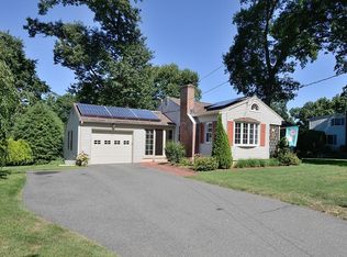 706 Plumtree Rd, Springfield, MA 01118