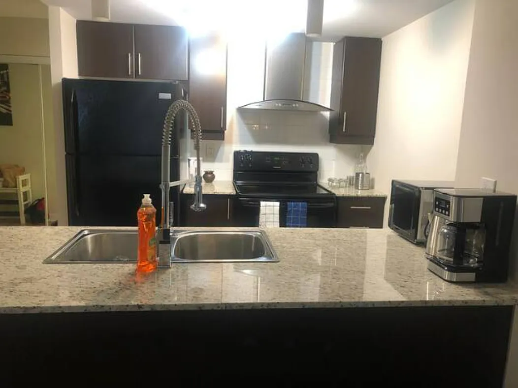 2 bed, 650 sqft, $2,200 — Photo 4