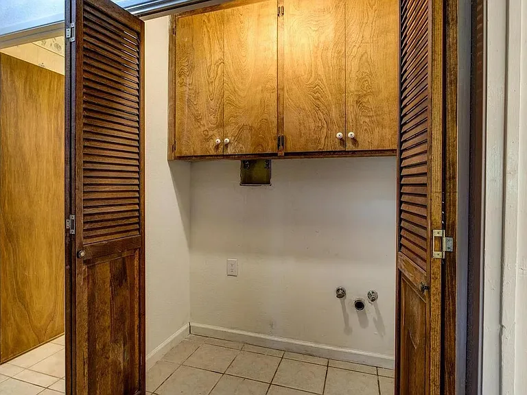 22129 Feather River Dr — Photo 8