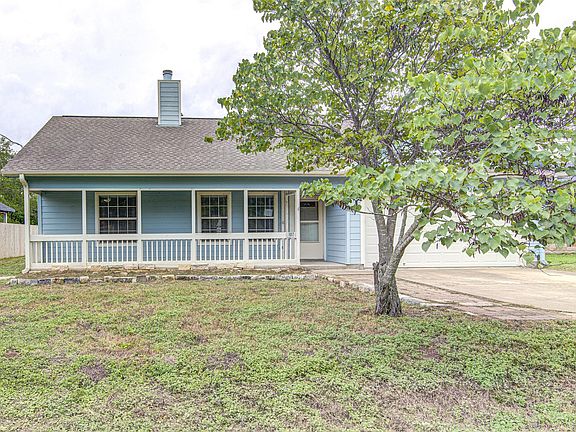 3rd image of 107 W Pauwela Ln