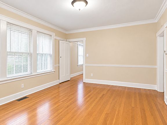 4th image of 6249 N Fairfield Ave