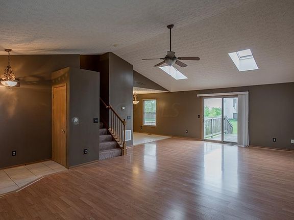 5th image of 5661 English Rose Dr