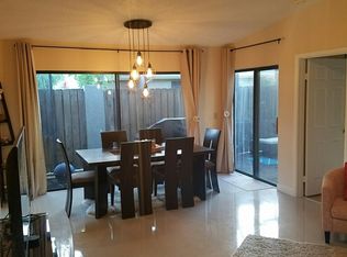 241 Meadows Dr, Boynton Beach, FL 33436