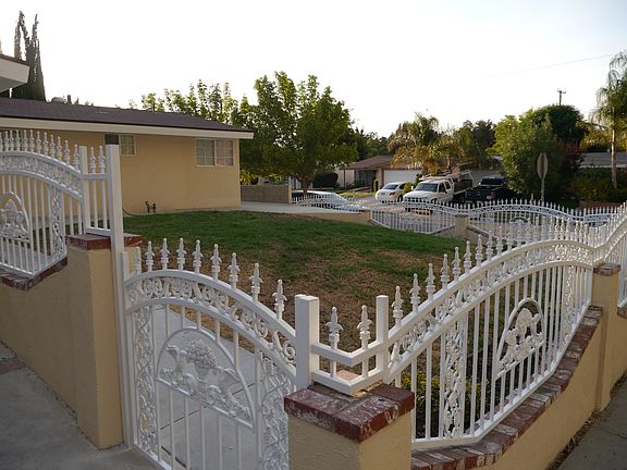 2nd image of 27231 Crossglade Ave