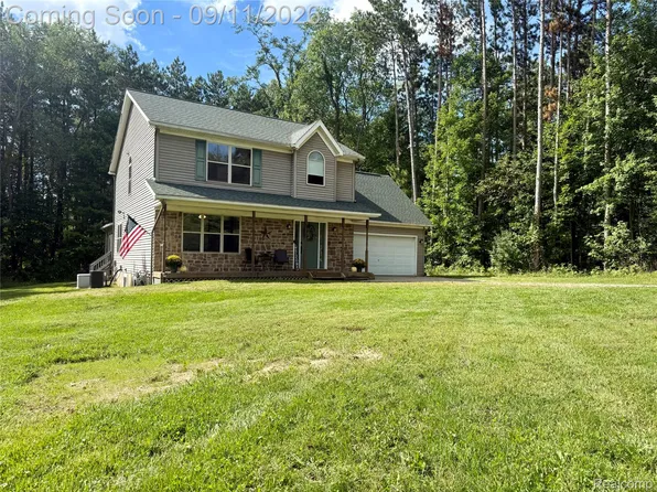 3301 Pine Bluff Ct, Columbiaville, MI 48421