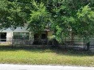 7607 Lakeshore Dr, Tampa, FL 33604