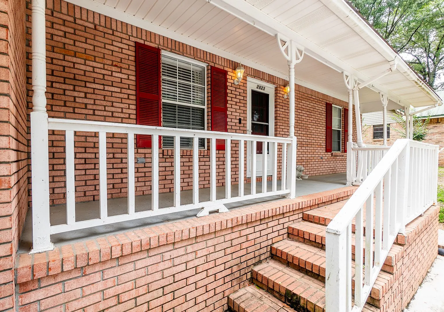 Charming Crestview Home — Photo 4