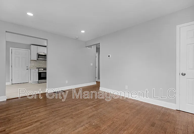 4902 Gilray Dr — Photo 6