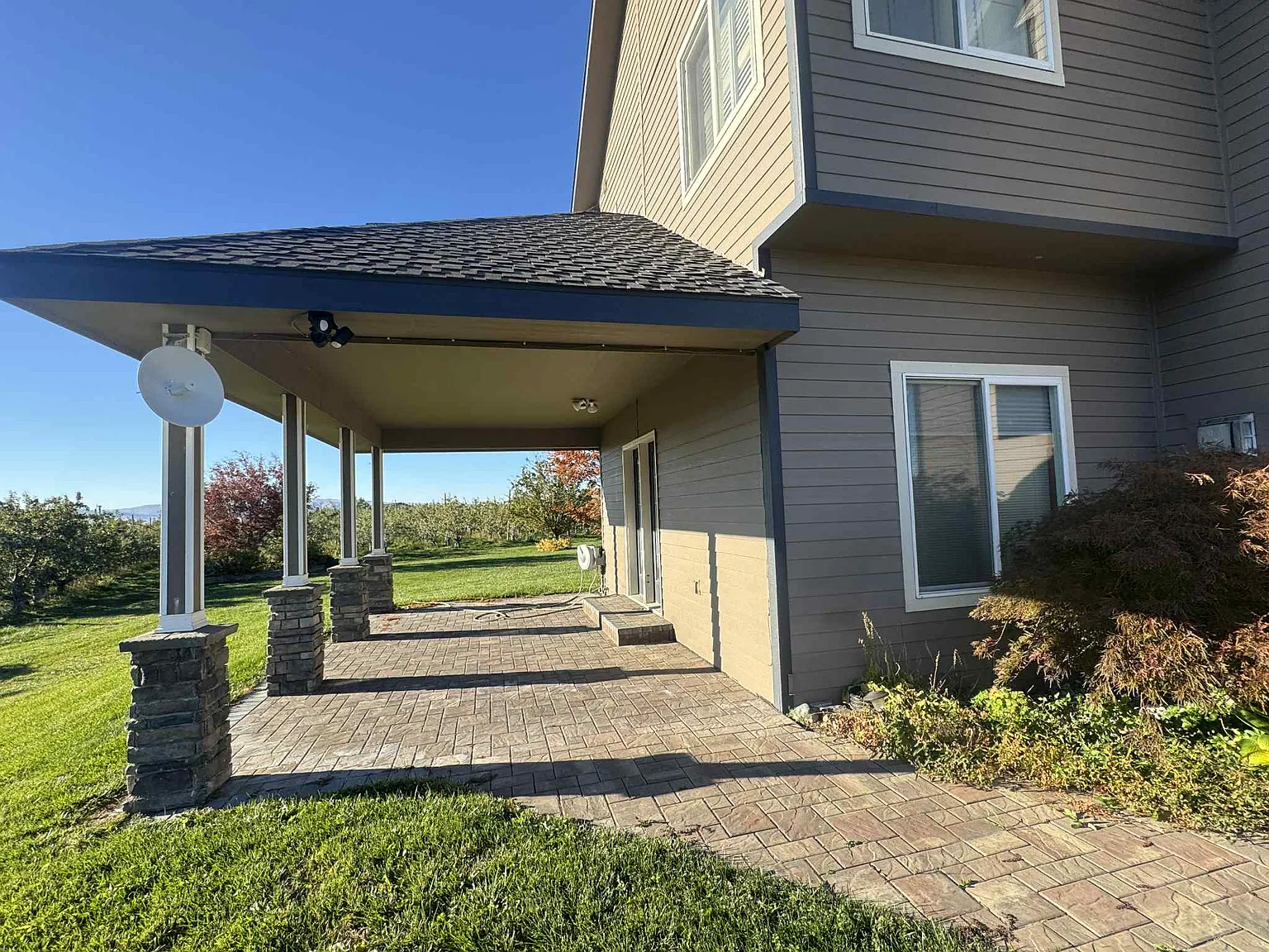 4 bed, 4094 sqft, $2,500 — Photo 3