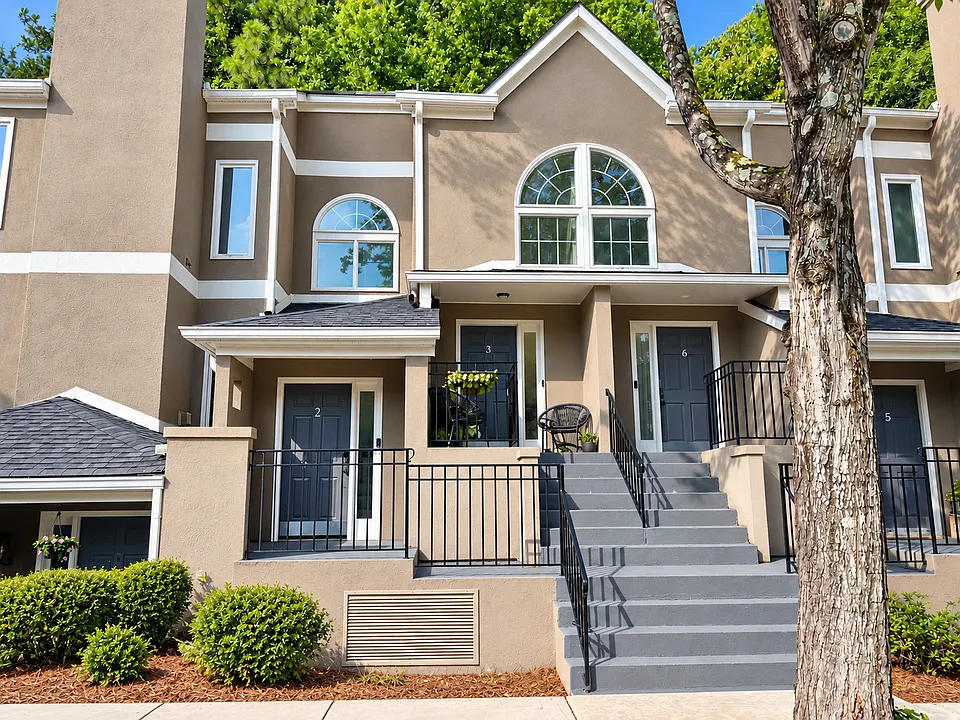 2 Normandy Ct NE