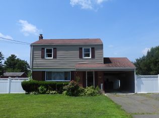 31 Putnam Ln, Enfield, CT 06082