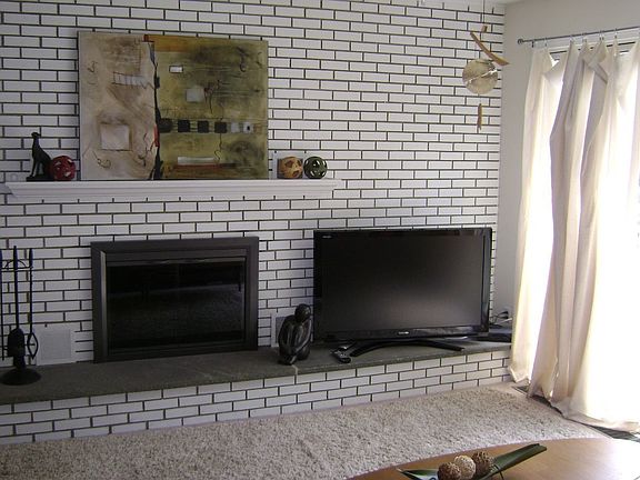 Family Room w/ Fireplace