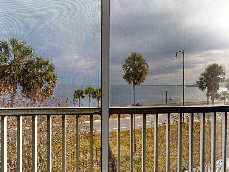 Regatta Shores — Photo 37
