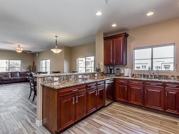 4th image of 5450 E Deer Valley Dr Unit 4003