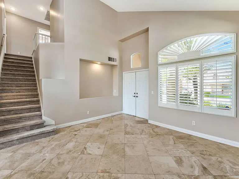 10401 Horseback Ridge Ave — Photo 5
