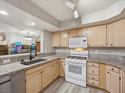 7950 W Flamingo Rd Unit 1017, Spring Valley, NV, 89147