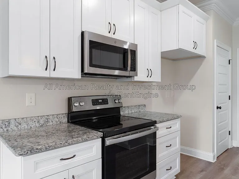 331 Adams Dr — Photo 9