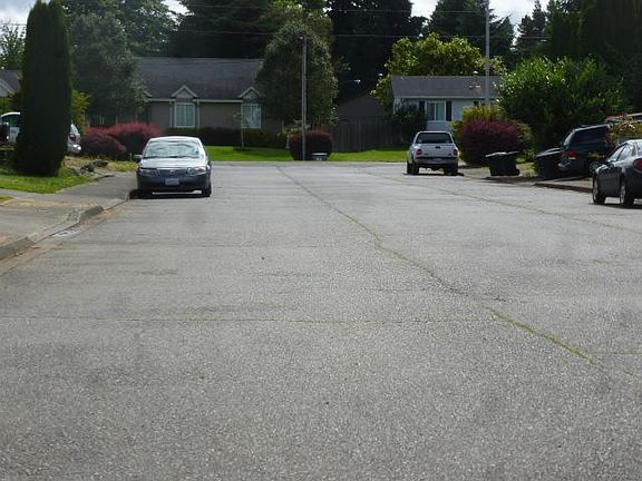 5th image of 1958 Hawthorne Ct
