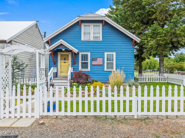 111 N Clark St, Kittitas, WA 98934