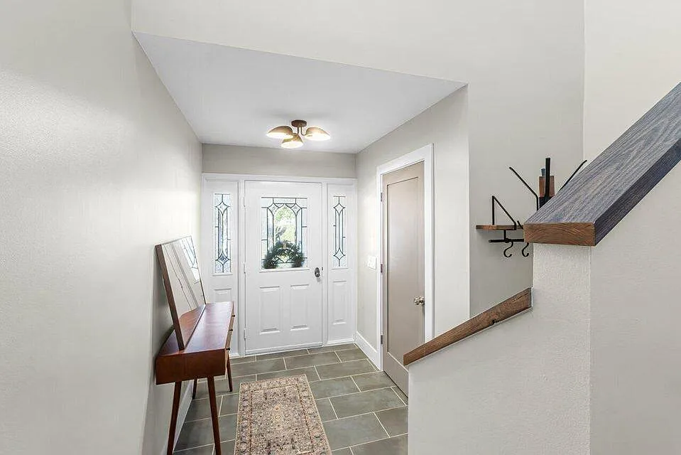 2 bed, 2.0 bath, 1522 sqft, $8,500 — Photo 3