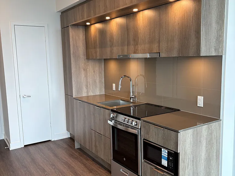 448 Burnhamthorpe Rd W #4210 — Photo 14