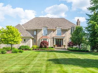 2675 Shorebrook Ct, Rochester, MI 48306