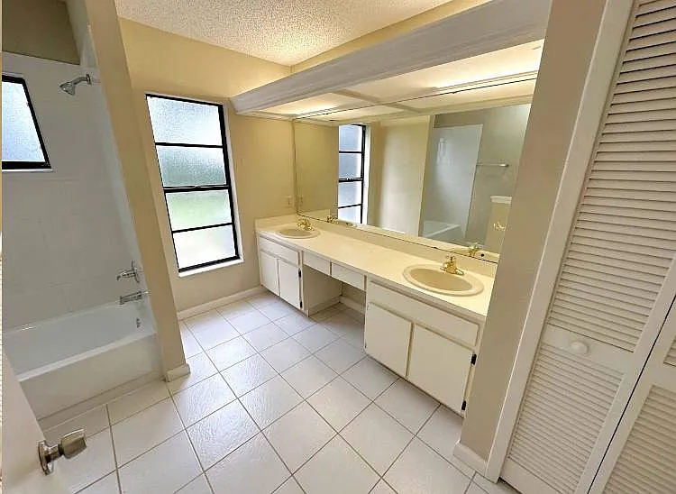 1429 Shell Flower Dr — Photo 9