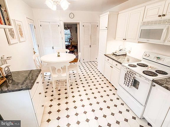 5th image of 1401 S Pugh St