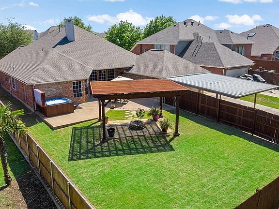 3rd image of 1617 Boxwood Ln