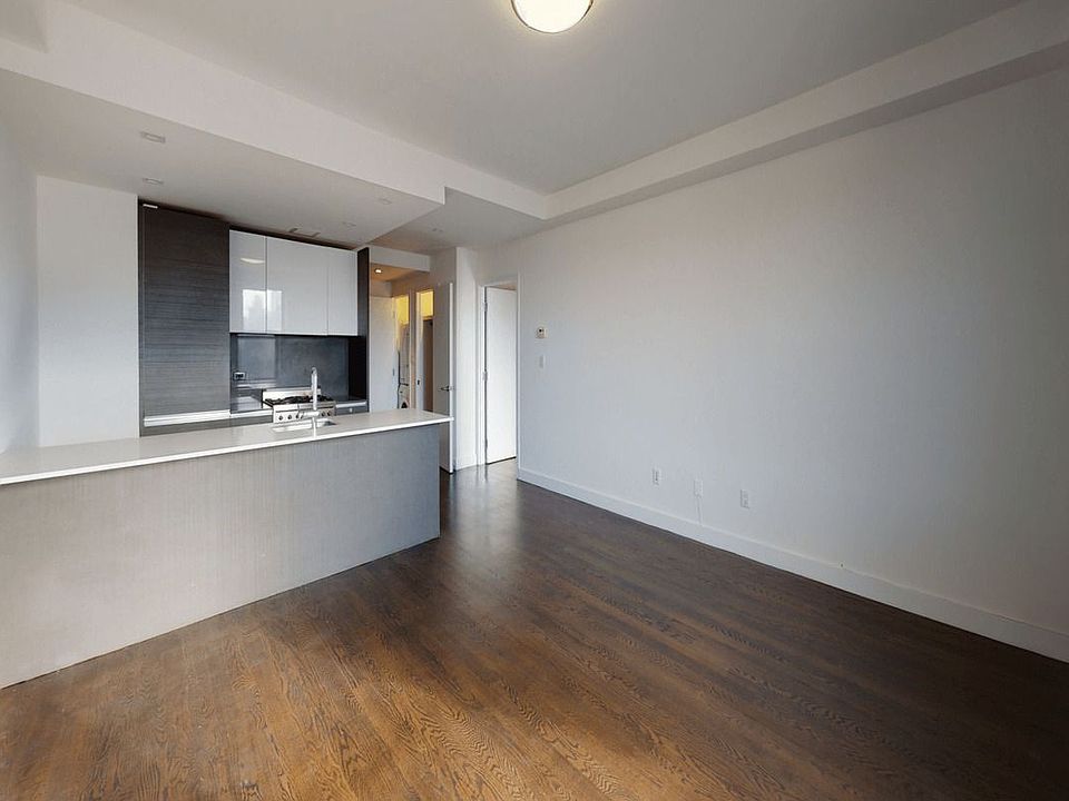1st image of 666 W End Ave APT 17J