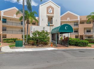 7312 Fairfax Dr #102, Tamarac, FL 33321