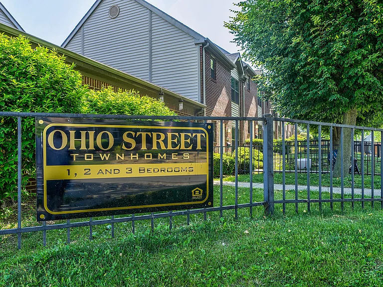 1100 E Ohio St — Photo 38