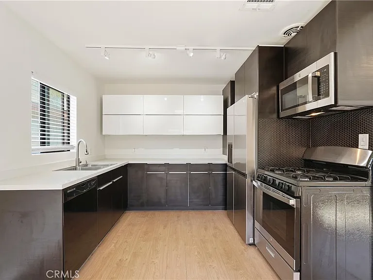 4965 Kester Ave #4 — Photo 11