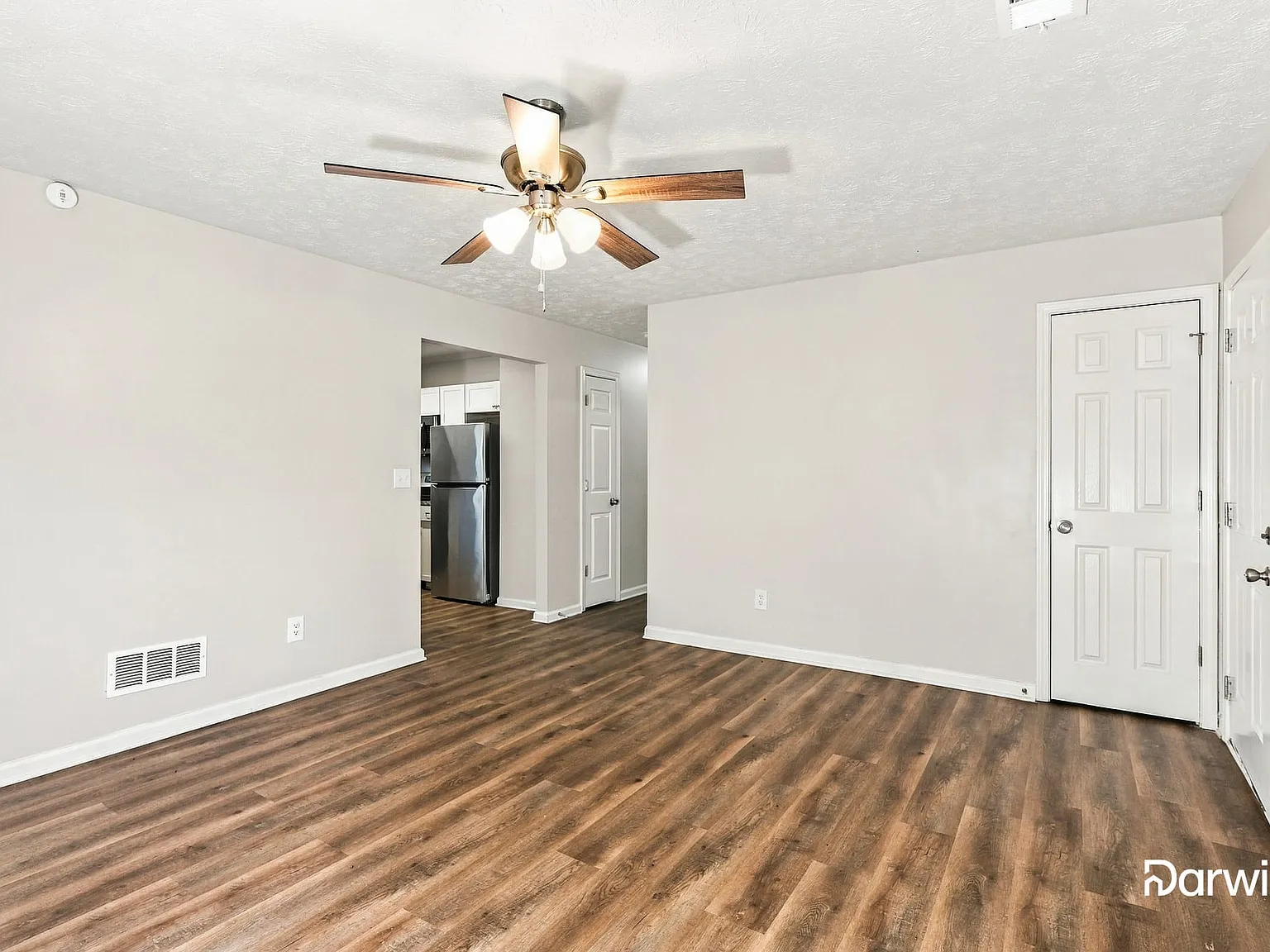 3 bed, 2.0 bath, 1150 sqft, $1,750 — Photo 4