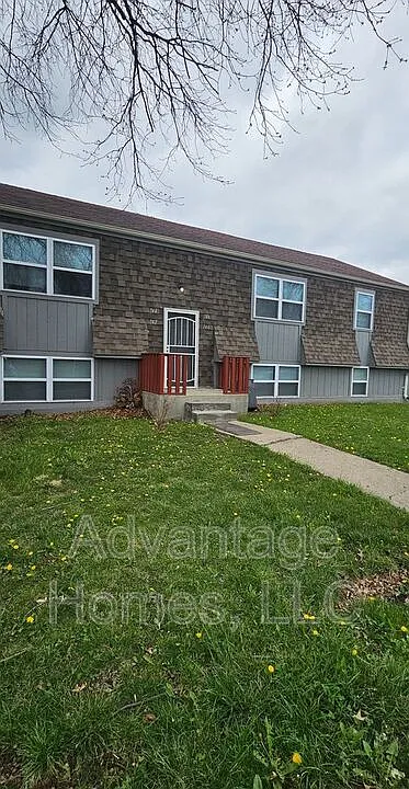744 N 70th St