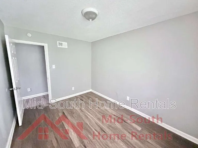 1270 Chickamauga Ave — Photo 20