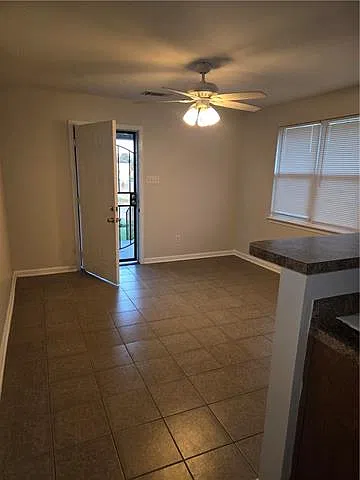 2 bed, 1.0 bath, 833 sqft, $1,250 — Photo 2