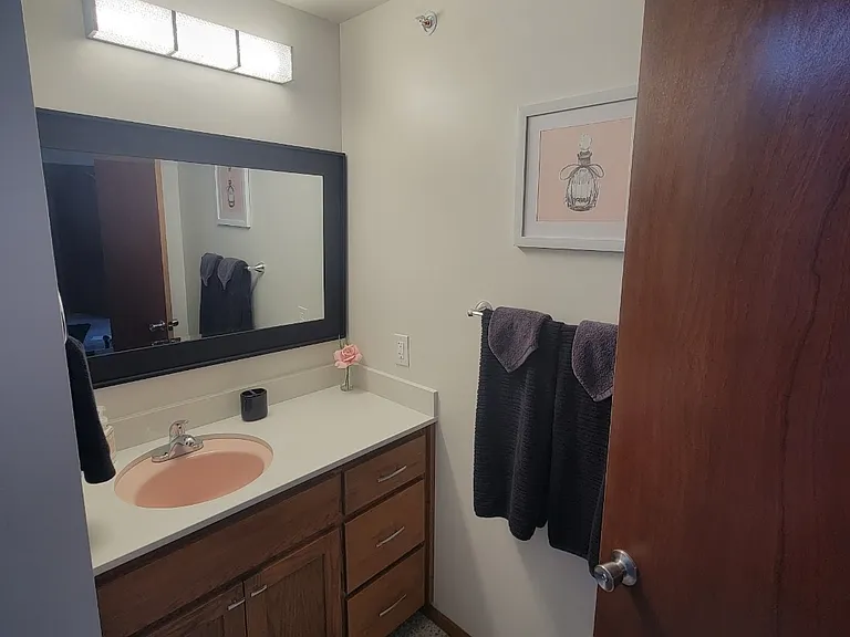 512 N Steele Ave #204 — Photo 9