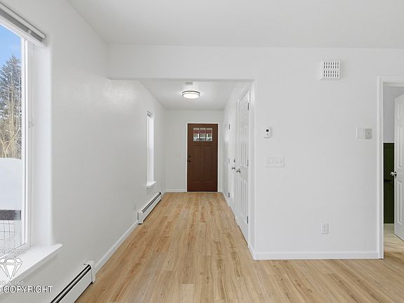 4th image of 17023 Riddell St