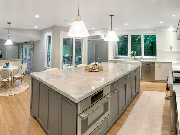 10992 Highridge St, Fairfax Station, VA 22039