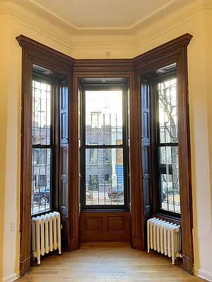 Rented by Living New York | media 12